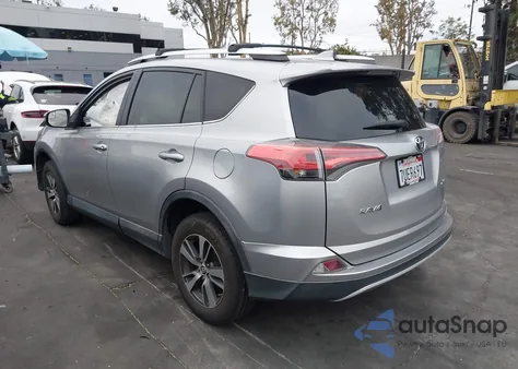 2016 Toyota Rav4 Xle z USA, uszkodzony, nr VIN 2T3WFREV5GW305873